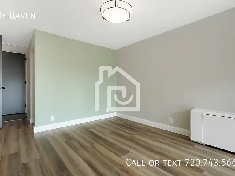 1050 N Corona St #212 — Photo 11