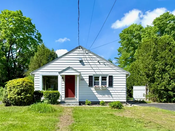 102 Bridge Rd, Northampton, MA 01062