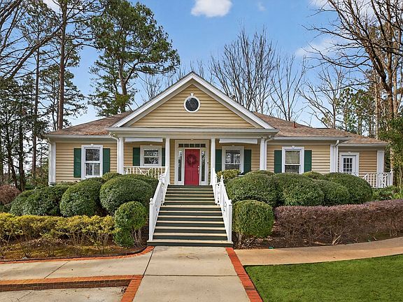 2nd image of 1091 Maple Ridge Way