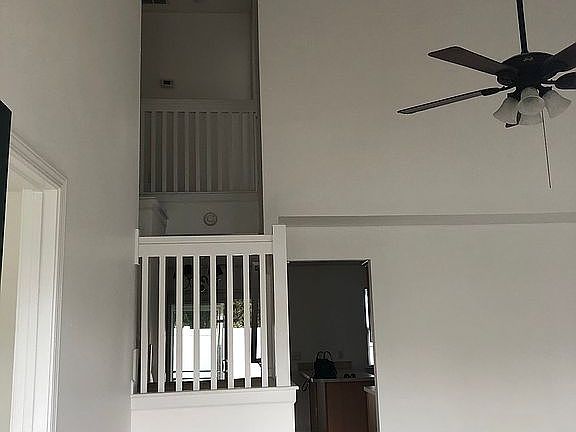 Front door view to upstairs 