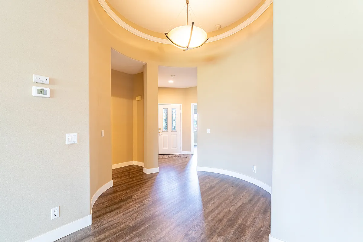 Building Photo - 80185 Green Hills Dr