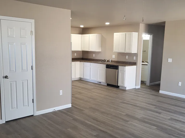 565 S Aguilar Dr — Photo 16