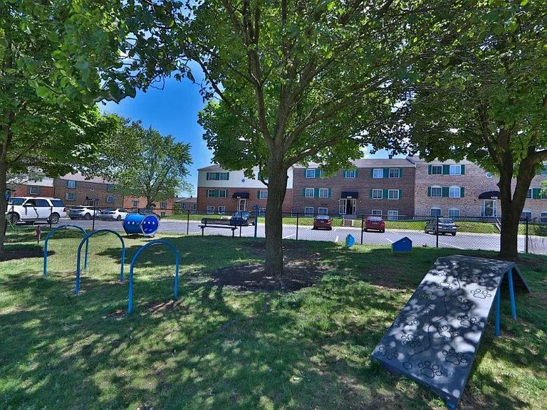 Eagles Crest Apartment Homes — Photo 23