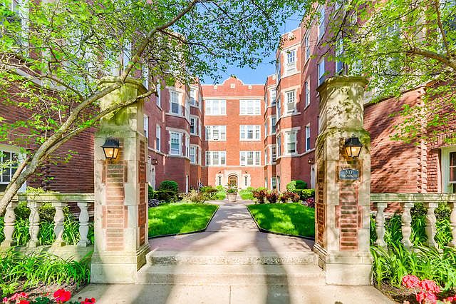 1st image of 738 Hinman Ave APT 2W