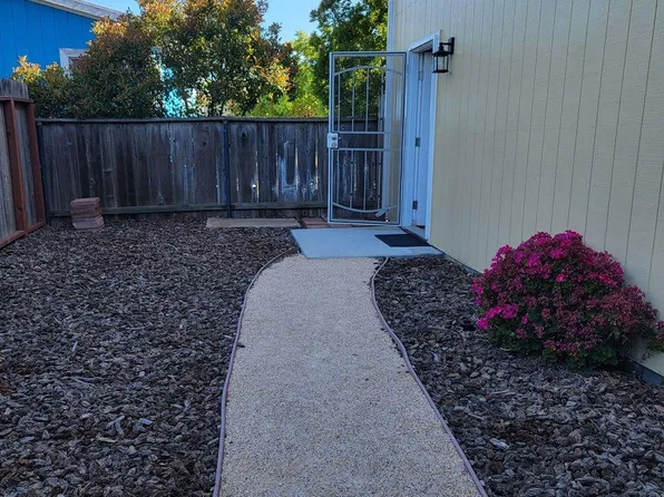 1473 Gloria Dr #C, Santa Rosa, CA 95407