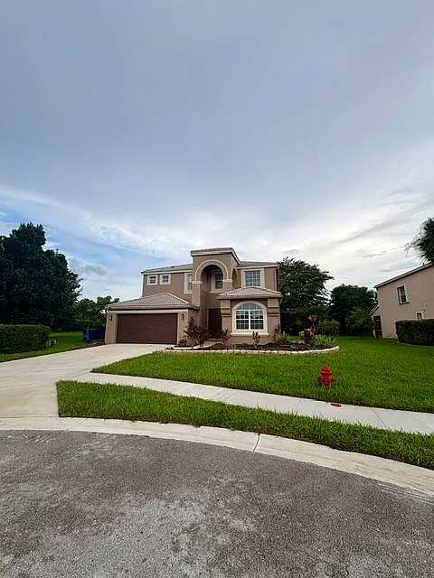 5 bed, 2.5 bath, 3478 sqft, $5,000 — Photo 4