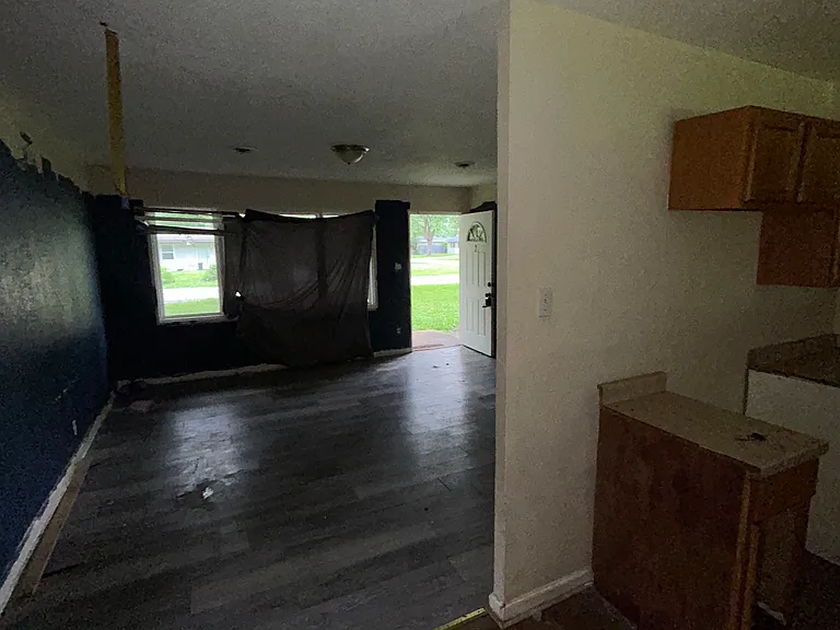 2 E Adams Dr — Photo 12