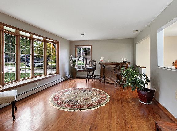 5th image of 606 E Bryn Mawr Ave