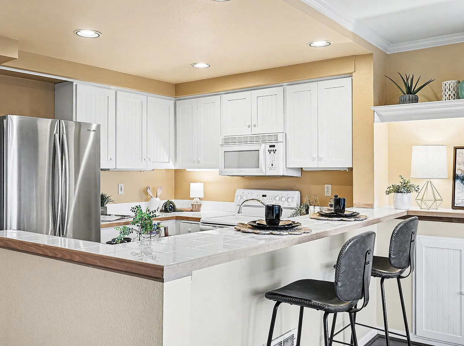 1 bed, 736 sqft, $2,300 — Photo 4