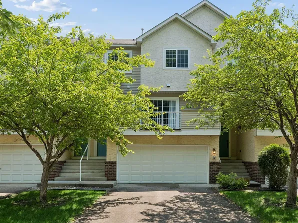 306 Brickyard Dr, Chaska, MN 55318