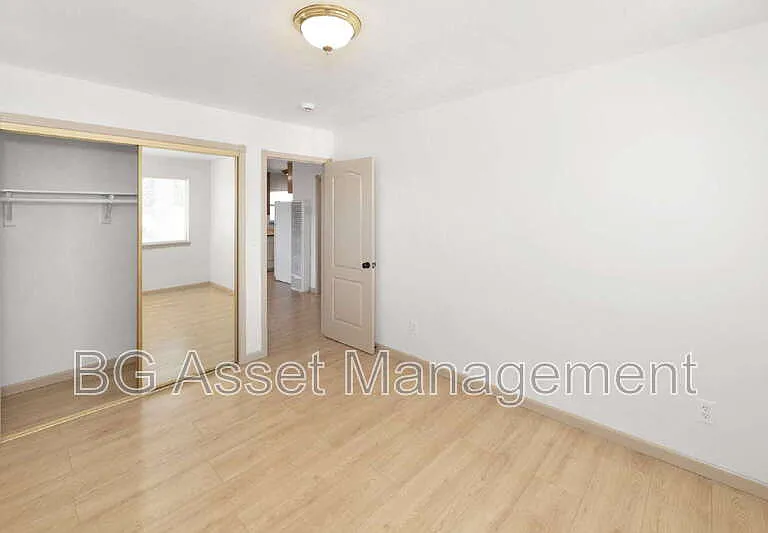 2340 22nd St — Photo 16