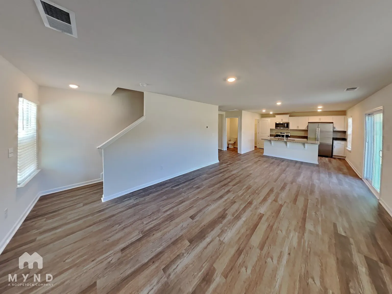 4 bed, 2.5 bath, 2164 sqft, $2,075 — Photo 4