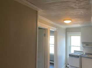 9 Mathewson St #E, Jewett City, CT 06351