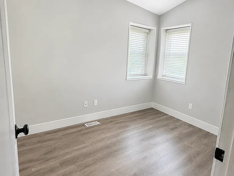 3215 Monica Dr — Photo 2