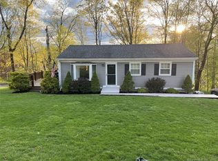 4 Pettit St, New Fairfield, CT 06812