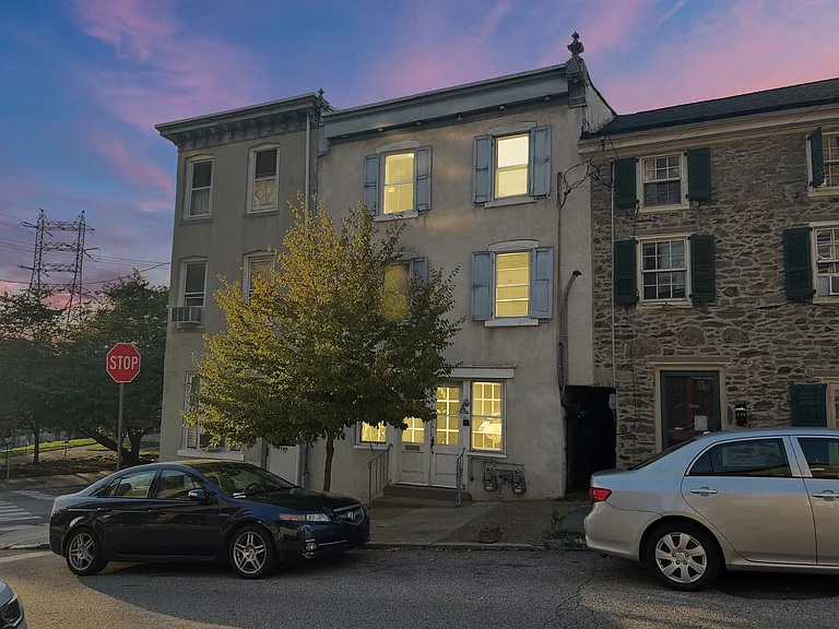 Manayunk Ave — Photo 12