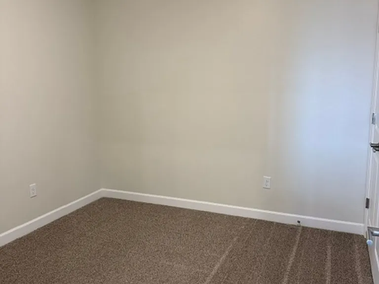 Brand New - War Eagle Apartments in the River Point District — Photo 30