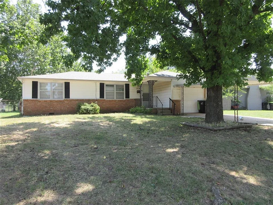 104 Robin Ln