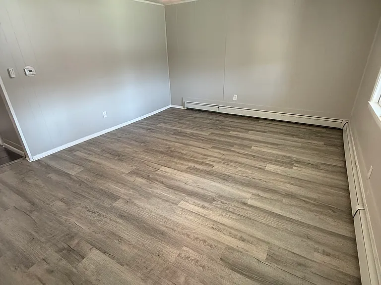 274 E Washington Ave — Photo 3
