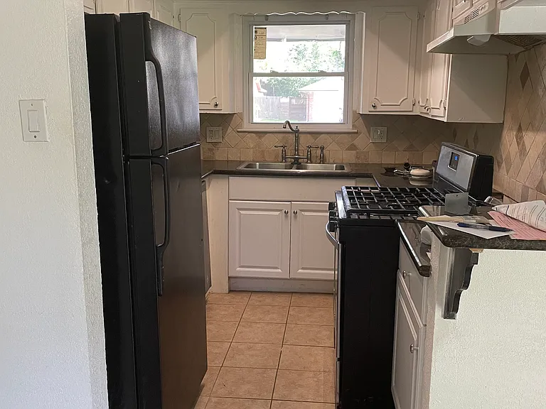 12618 Barbizon Dr — Photo 8