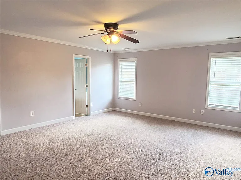 144 Oakcrest Rd — Photo 7