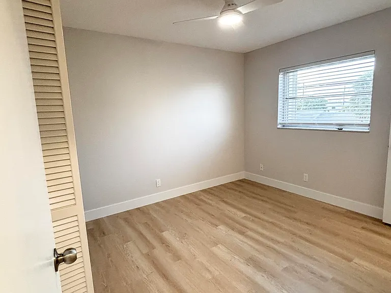 531 N J St #5 — Photo 12