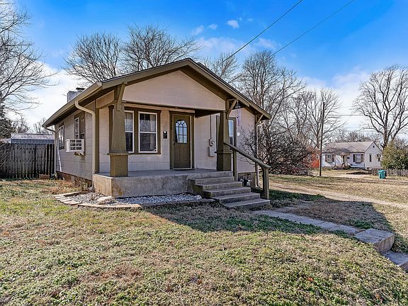3rd image of 1328 W Elm Street