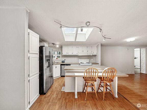 5th image of 4205 Auburn Way S #19