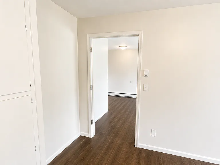 Freedom Ring Apartments — Photo 15