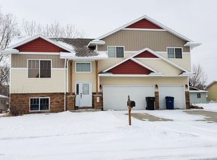 1433 3rd Ave E, Dickinson, ND 58601