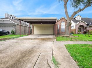 835 Whelton Dr, Pasadena, TX 77503