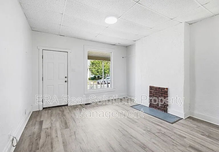 150 S Cypress Ave — Photo 12