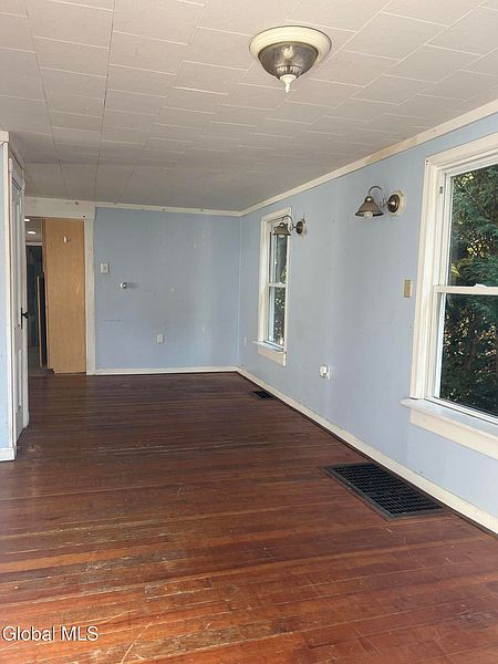 5th image of 5 Pearl Street