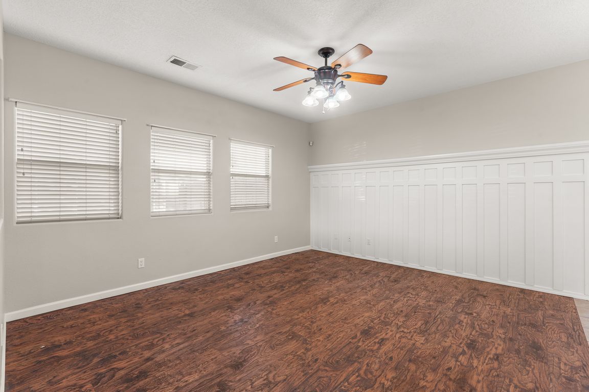 next background image