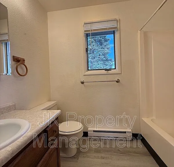 919 1st Ave SW #4 — Photo 21