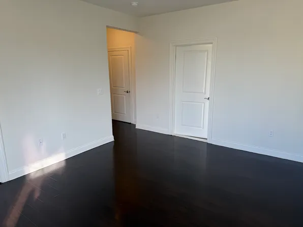 2001 Hudson Terrace image 7 of 24