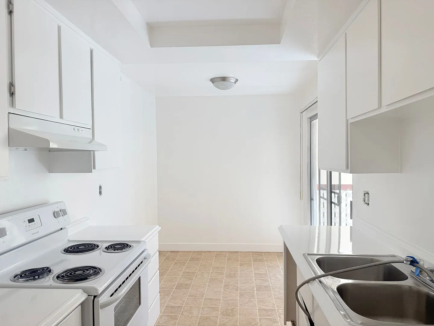 331 Ardmore Avenue Apartments — Photo 2