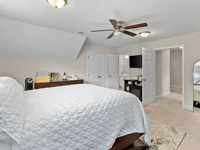 6508 Satjanon Dr — Photo 34
