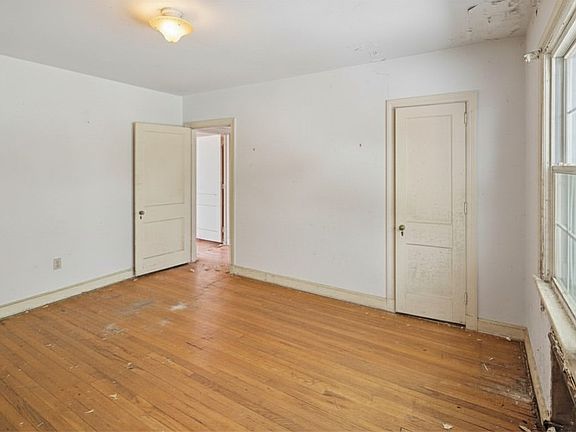 15th image of 379 Old Rock Rd