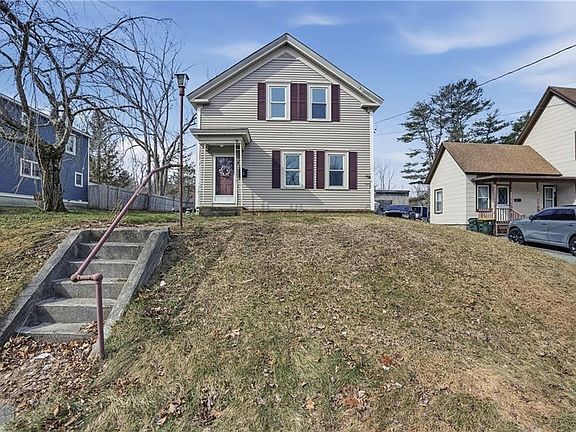 2nd image of 32 Broad St