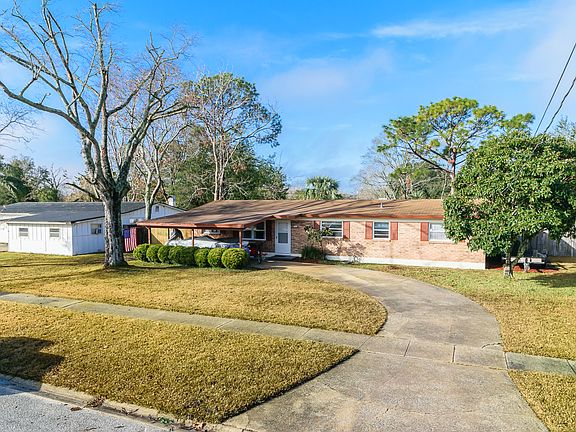 3rd image of 565 Coppitt Dr E