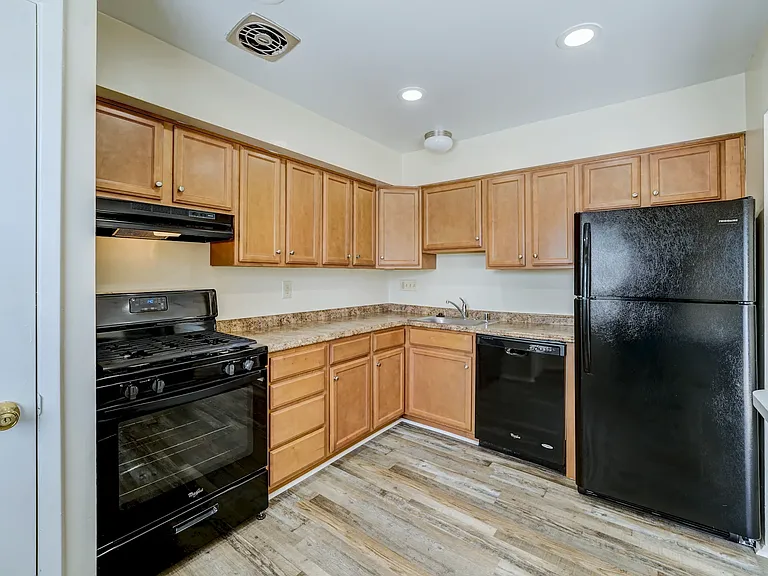 6660 Sanzo Rd — Photo 32