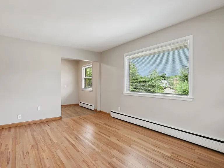 2204 S 99th St — Photo 3
