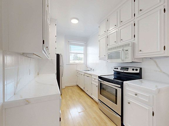5th image of 2355 Polk St APT 406