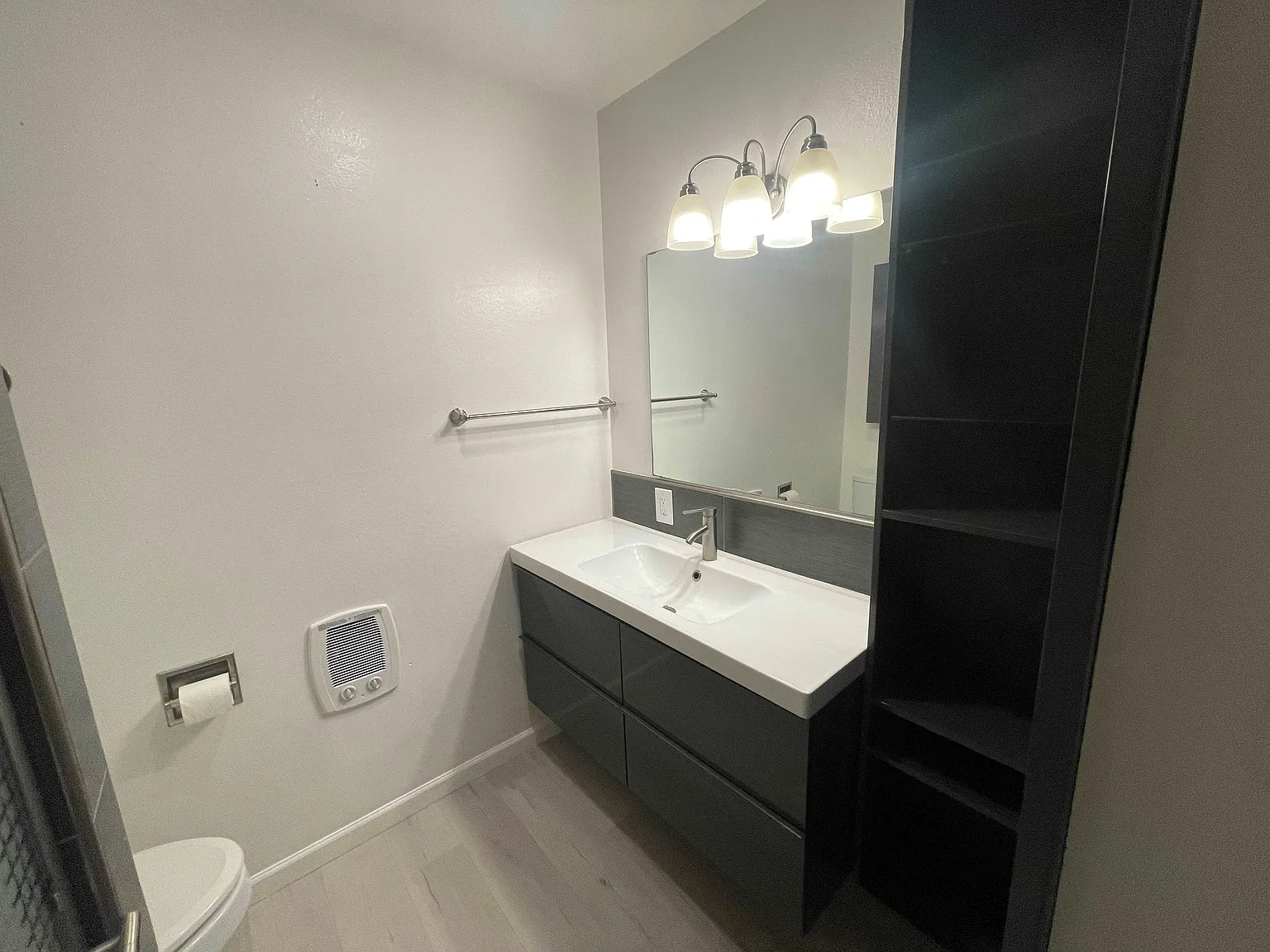 2 bed, 704 sqft, $1,465 — Photo 4