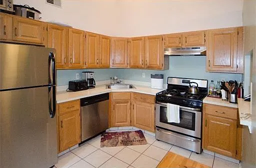 2 bed, 1170 sqft, $2,200 — Photo 3