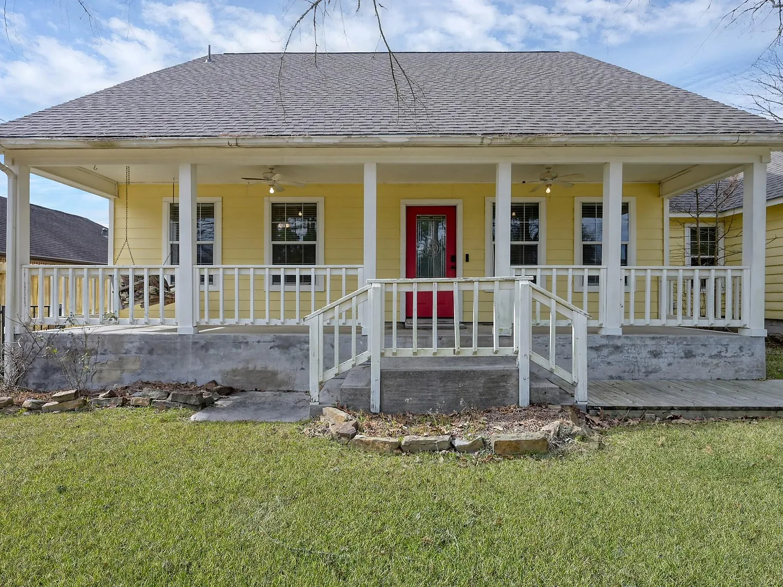 4 bed, 3.5 bath, 2735 sqft, $2,150 — Photo 3