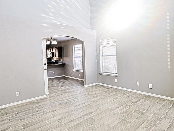 3rd image of 11817 Mesquite Lake Ln