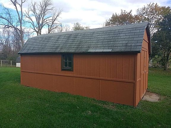 Large storage barn/ shed