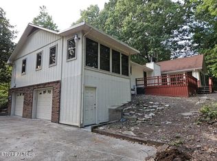 101 Whippoorwill Dr, Oak Ridge, TN 37830